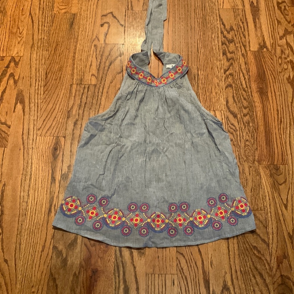 Cute narrow shoulder embroidered top